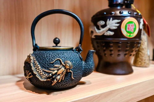 致力制作健康绿色的农副产品与增合味工艺美术品及礼仪用品制造