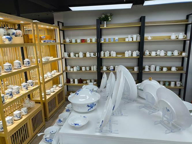 景德镇鹏博陶瓷 古法匠心的现代传承，工艺美术品及礼仪用品制造的卓越典范